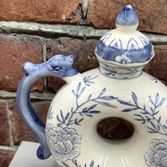 Vtg Chinoiserie Donut Hole Porcelain Tea Pot Blue White Asain Dolphin Handle - Picture 3 of 11
